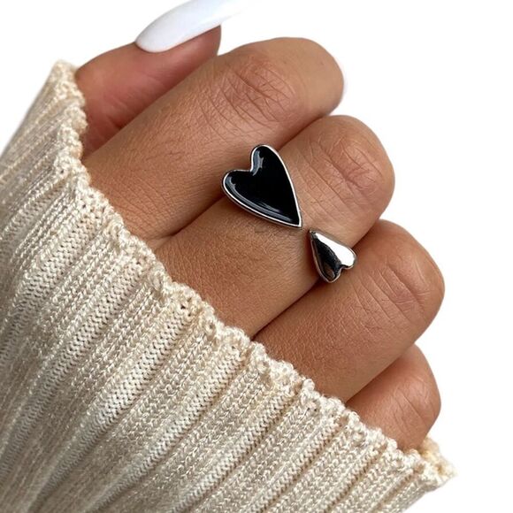 Dark Hearts Silver Tone Black Enamel Heart Punk Emo Goth Adjustable Ring NWOT - Picture 15 of 15